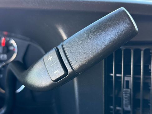 Used 2010 Chevrolet Express 3500 image 17