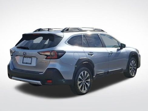 Used 2023 Subaru Outback Limited AWD/4WD image 6