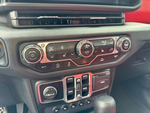 Used 2024 Jeep Wrangler Unlimited Sport AWD/4WD image 16