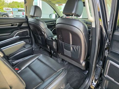 Used 2025 Kia Telluride S AWD/4WD image 12
