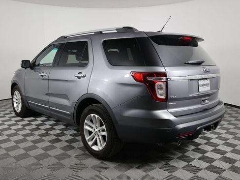 Used 2014 Ford Explorer XLT w/ Equipment Group 202A FWD image 4