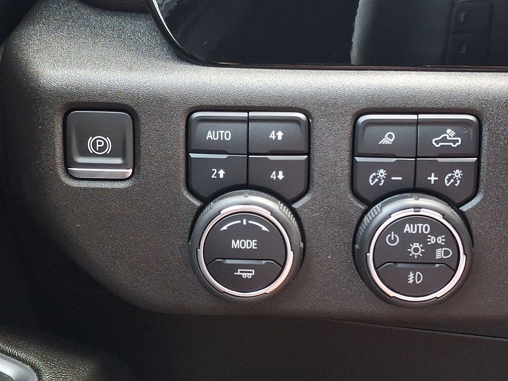 Used 2024 Chevrolet Silverado 1500 High Country w/ Z71 Off-Road Package AWD/4WD image 25
