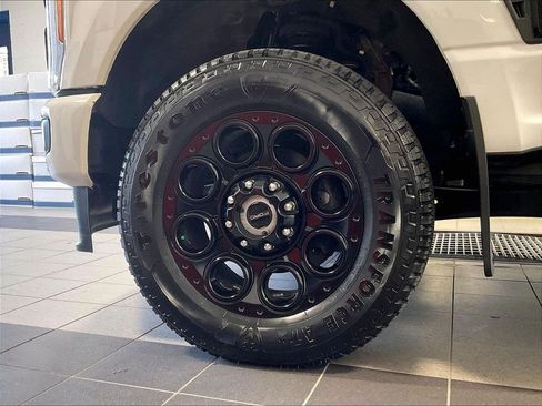 Used 2023 Ford F350 Lariat w/ Lariat Ultimate Package AWD/4WD image 7