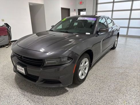 Used 2021 Dodge Charger SXT w/ Leather Interior Group image 7