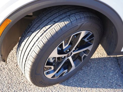 Certified 2025 Kia Sportage EX AWD/4WD image 13
