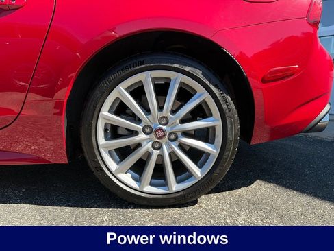 Used 2017 FIAT 124 Spider Lusso RWD image 10