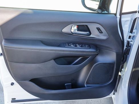 New 2026 Chrysler Pacifica Select w/ S Appearance Package image 24