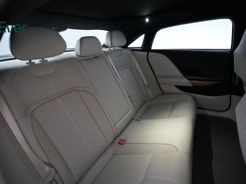 Used 2023 Lucid Air Grand Touring AWD/4WD image 5