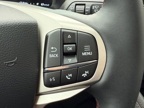 New 2025 Ford Explorer Active w/ Active Comfort Package image 13