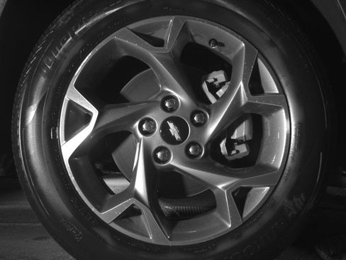 Used 2025 Chevrolet Trax LT image 13