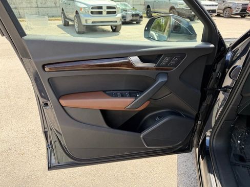 Used 2019 Audi Q5 2.0T Premium w/ Convenience Package image 13