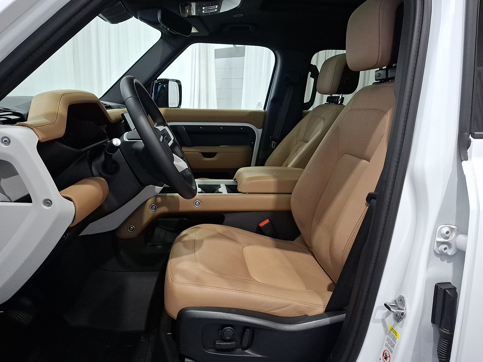 Certified 2026 Land Rover Defender 110 X-Dynamic SE AWD/4WD image 13
