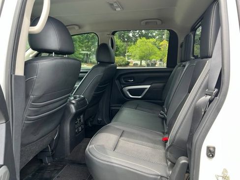 Used 2019 Nissan Titan PRO-4X AWD/4WD image 16