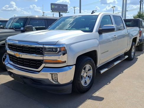 Used 2017 Chevrolet Silverado 1500 LT w/ LT Fleet Convenience Package RWD image 3