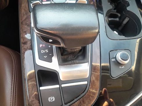 Used 2018 Audi Q7 3.0T Prestige w/ Prestige Package AWD/4WD image 16