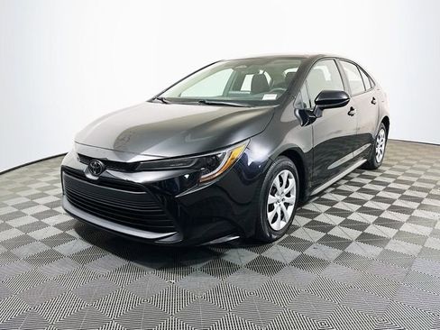 Certified 2023 Toyota Corolla LE image 4