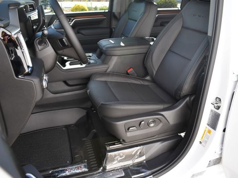 New 2026 GMC Sierra 2500 Denali w/ Technology Package AWD/4WD image 24