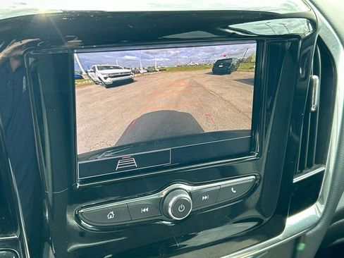 Used 2021 Chevrolet Traverse LS w/ LPO, Blackout Package FWD image 31