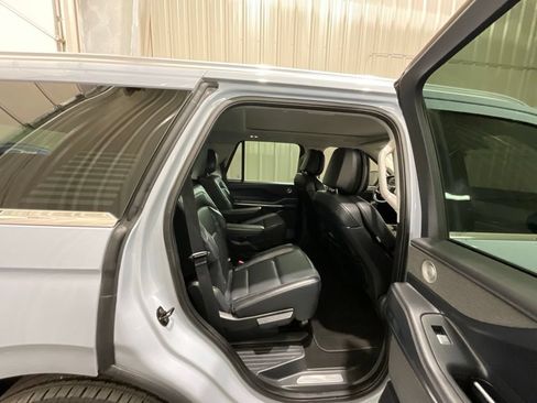 Used 2025 Lincoln Navigator Reserve AWD/4WD image 16