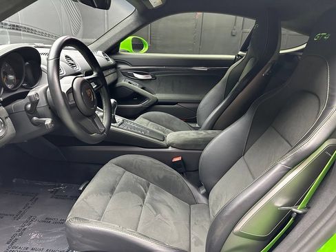 Used 2023 Porsche 718 Cayman GT4 RWD image 18
