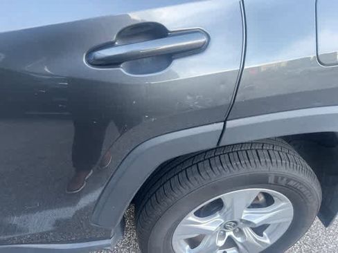 Used 2020 Toyota RAV4 XLE image 18