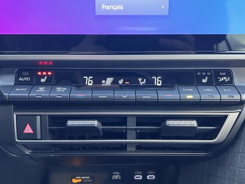 Used 2025 Toyota Camry XLE image 29