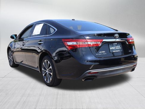 Used 2018 Toyota Avalon XLE Premium FWD image 5