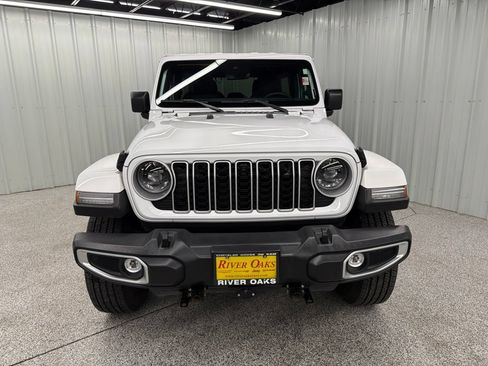 Used 2024 Jeep Wrangler Unlimited Sahara w/ Technology Group AWD/4WD image 2