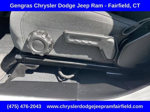 Used 2024 Jeep Wrangler Unlimited w/ Convenience Group AWD/4WD image 30