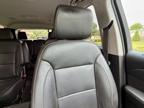 Used 2020 Chevrolet Traverse LT w/ LPO, Black Accent Package AWD/4WD image 35