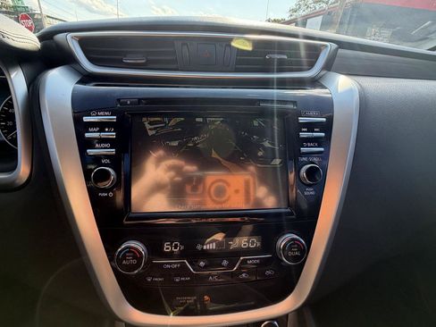 Used 2018 Nissan Murano SV AWD/4WD image 19