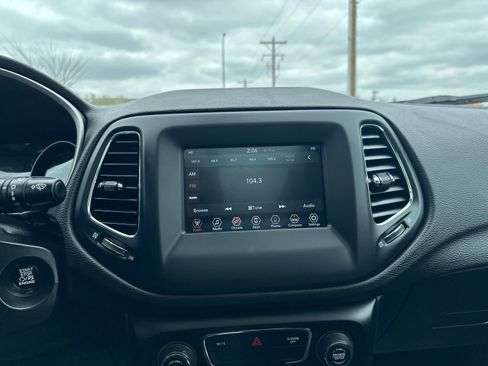 Used 2021 Jeep Compass Latitude w/ Sun and Sound Group AWD/4WD image 45