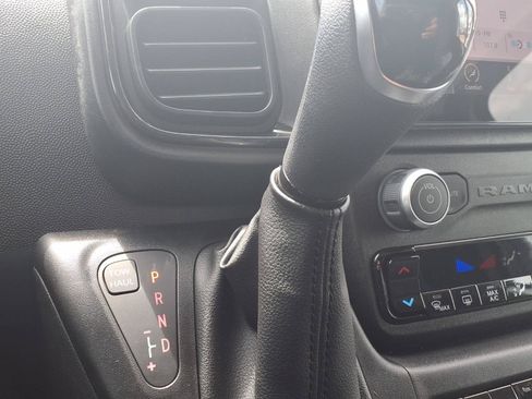 Used 2025 RAM ProMaster 2500 w/ Premium Convenience Group FWD image 16