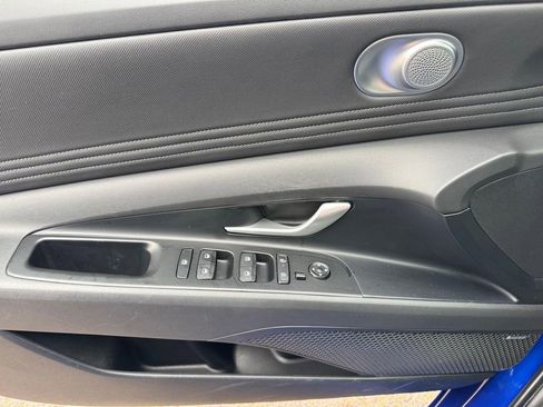 Used 2025 Hyundai Elantra Limited FWD image 20