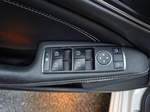 Used 2014 Mercedes-Benz CLA 250 image 34