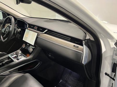 Used 2021 Jaguar F-PACE S image 38