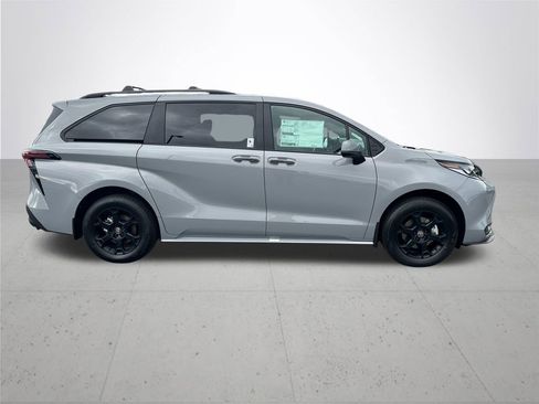 New 2026 Toyota Sienna XLE Woodland Edition image 6
