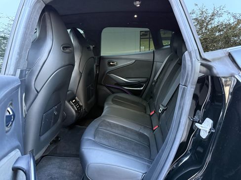 Used 2022 Aston Martin DBX image 27