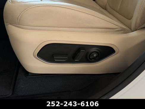 Used 2022 Jeep Grand Cherokee Limited 4xe w/ Luxury Tech Group II AWD/4WD image 11