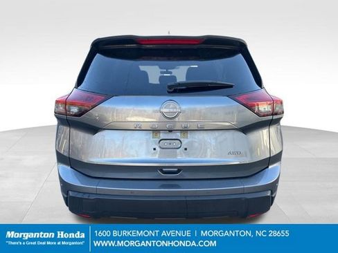 Used 2025 Nissan Rogue SV image 8
