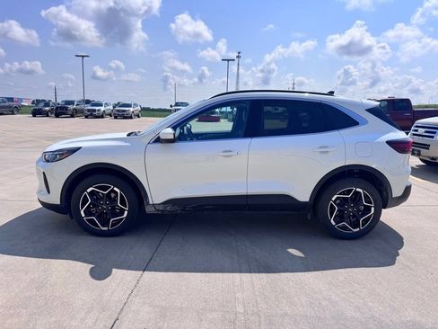 Used 2026 Ford Escape Platinum w/ Equipment Group 601A AWD/4WD image 8