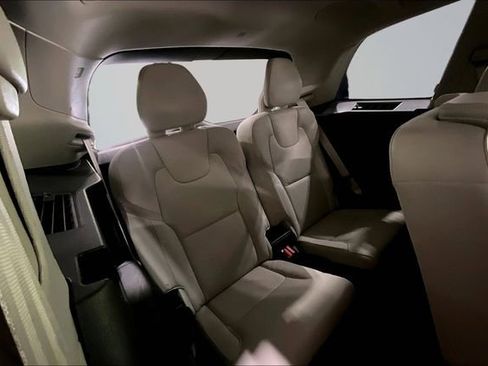 Certified 2024 Volvo XC90 T8 Ultimate w/ Protection Package Premier AWD/4WD image 31
