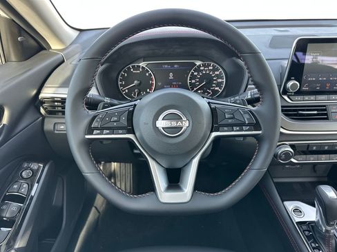 New 2025 Nissan Altima 2.5 SR image 17