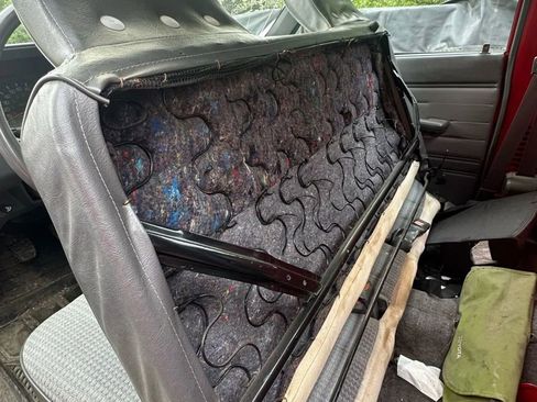 Used 1988 Toyota Pickup 4x4 Regular Cab image 32