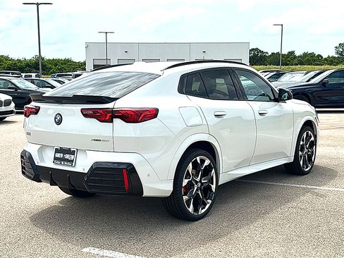 New 2026 BMW X2 xDrive28i w/ Technology Package AWD/4WD image 8