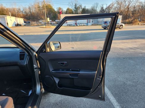 Used 2013 Kia Soul image 14