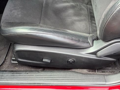 Used 2016 Dodge Challenger R/T Scat Pack w/ Leather Interior Group RWD image 11
