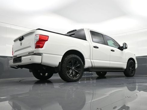 Used 2023 Nissan Titan SV w/ SV Convenience Package image 28