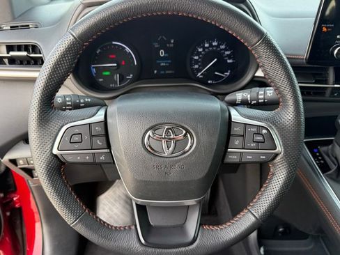 Used 2024 Toyota Sienna XSE image 15