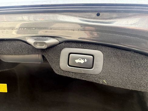 Used 2010 Lexus LS 460 image 17